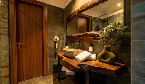 Master Suite 3