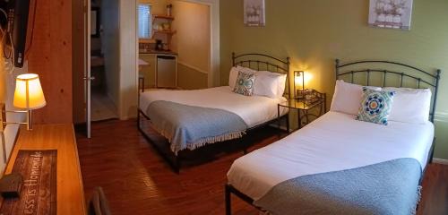 Double Room with Two Double Beds and Kitchen