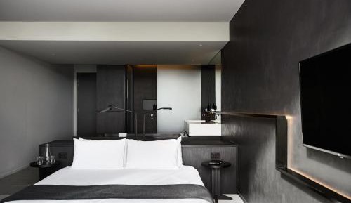 Terrace with Bath including Breakfast and Signature Inclusions