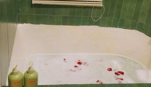 Bungalow with Garden View