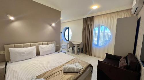 Studio Apartment with One Double Bed