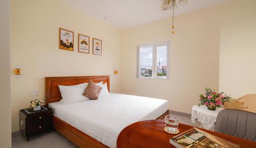 Studio with Garden View