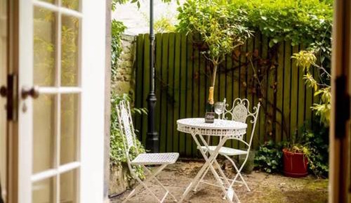 Apartment with Garden View