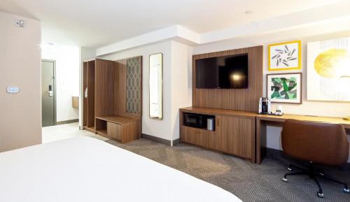 King Room - Mobility Access/Hearing Accessible
