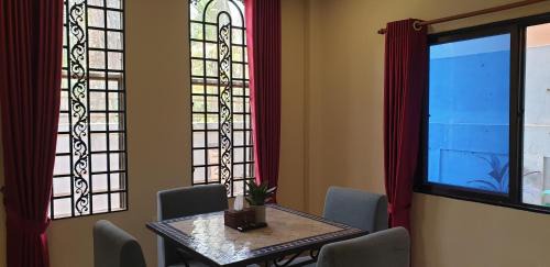 One-Bedroom Apartment with Balcony