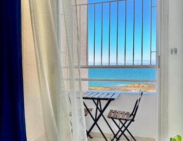One-Bedroom Apartment with Sea View and Balcony