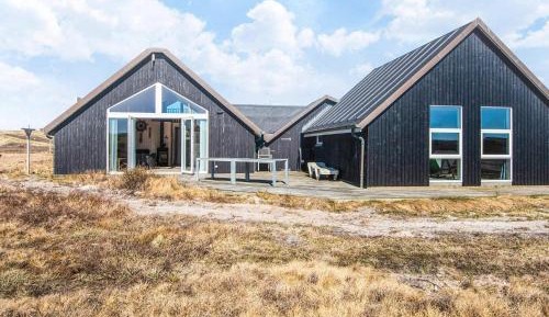 Three-Bedroom Holiday Home 