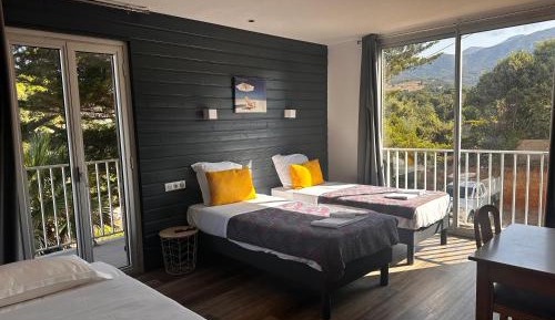 Triple Room with Sea View