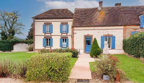 Holiday Home (8 Adults)