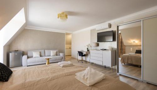 Deluxe Double or Twin Room