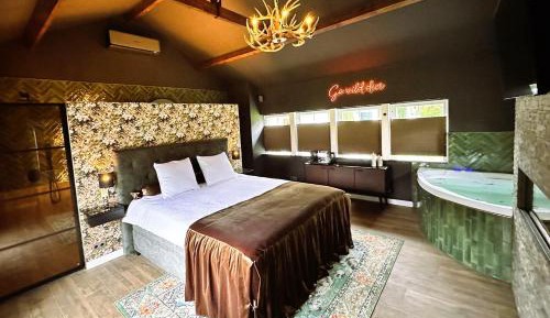 King Room with Spa Bath