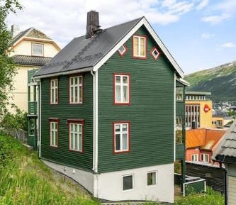 One-Bedroom Apartment with Terrace