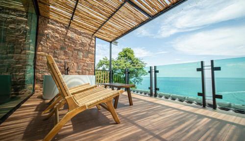 King Suite with Ocean View