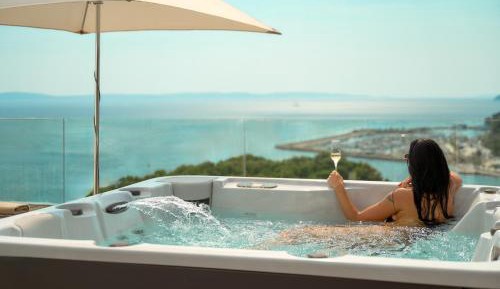 Penthouse Suite with Panoramic Sea View and Terrace