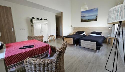 Twin Room with Shower