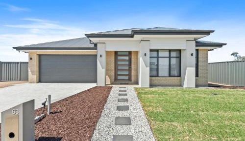 Four-Bedroom Holiday Home