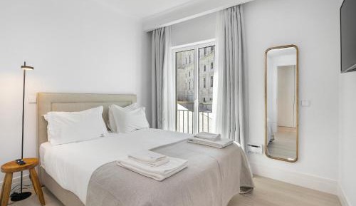 Superior One-Bedroom Apartment