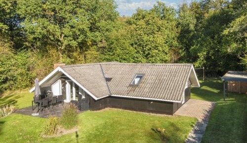 Three-Bedroom Holiday Home 