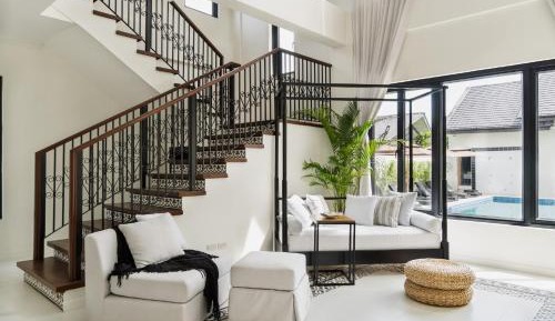 Villa with Garden View