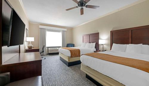 Queen Suite with Two Queen Beds