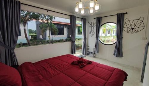 Villa with Garden View