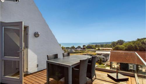Three-Bedroom Holiday Home 