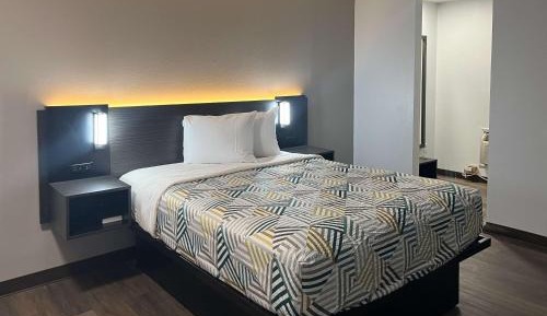 Queen Room - Disability Access - Roll in Shower