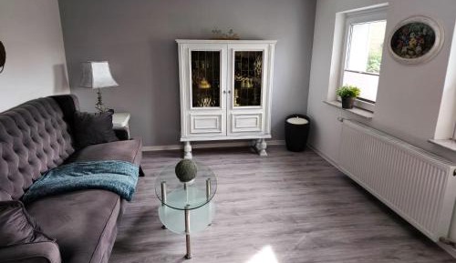 One-Bedroom Apartment with View