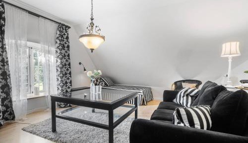 One-Bedroom Holiday Home