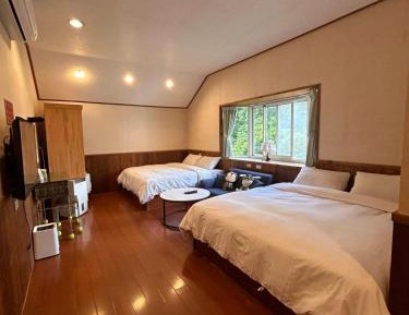 Quadruple Room with Mountain View