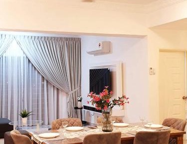 Apartment with Pool View 