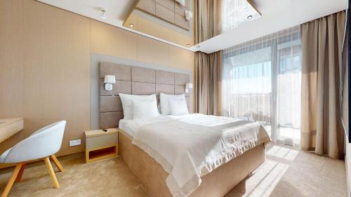 One-Bedroom Apartment with River View