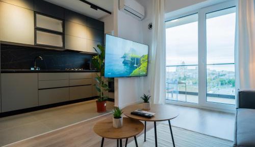 Superior One-Bedroom Apartment with Balcony