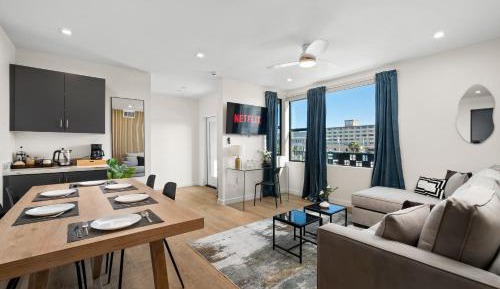 Two-Bedroom Deluxe Apartment with Balcony