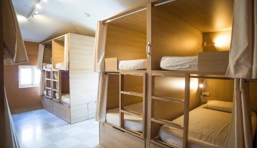 Bunk Bed in Bed Female Dormitory Room