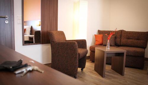 Deluxe Double Room (2 Adults + 2 Children)