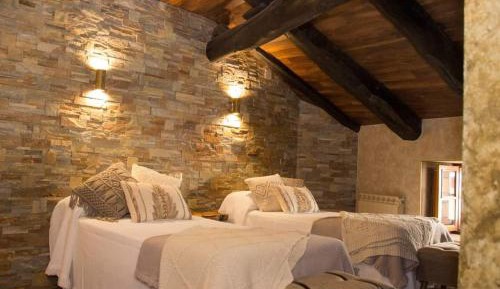 Twin Room with Private Bathroom