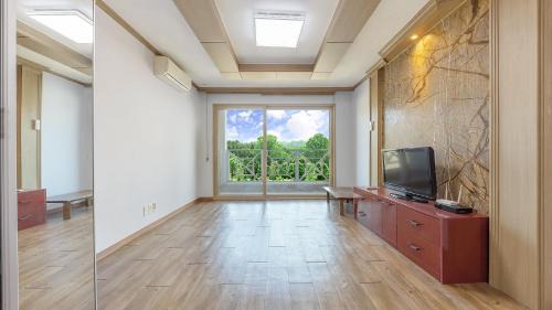 Studio 2