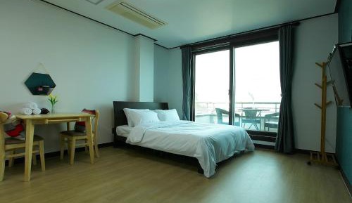 Double Room with Sea View 3