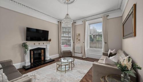 Deluxe Two-Bedroom Apartment with Garden View
