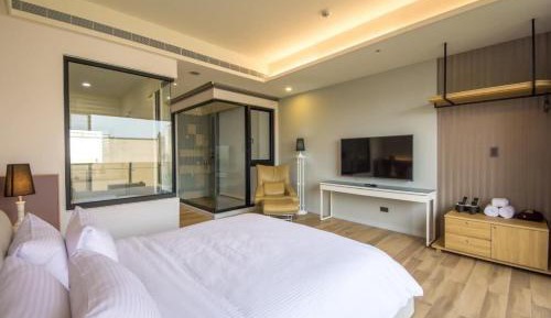 Deluxe Double Room with Bath