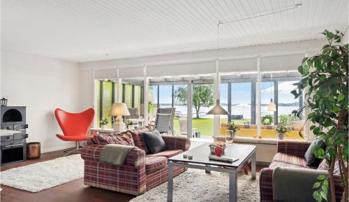 Three-Bedroom Holiday Home 