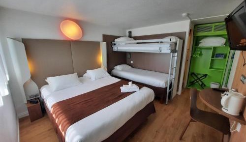 Quadruple Room - 1 Double Bed 2 Bunked Beds