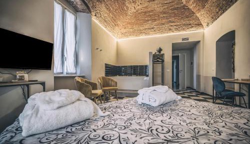 Queen Room with Spa Bath