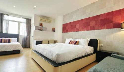 One-Bedroom Apartment with Sea View