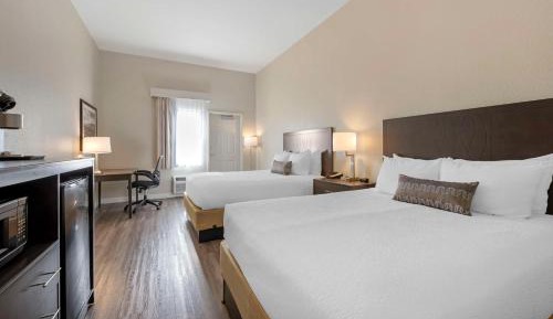 Queen Suite with Two Queen Beds - Disability Access/Pet Friendly