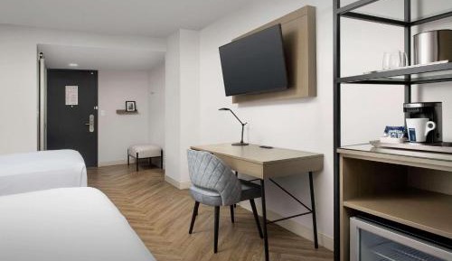 Double Room with Two Double Beds - Disability Access