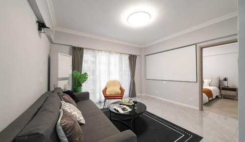 Three-Bedroom Deluxe Apartment