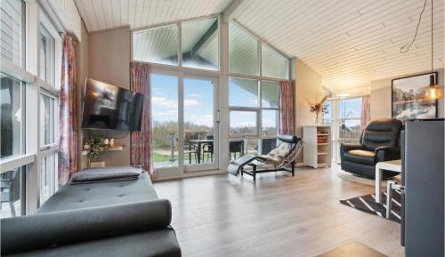 Four-Bedroom Holiday Home