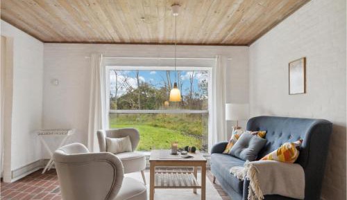 Three-Bedroom Holiday Home 